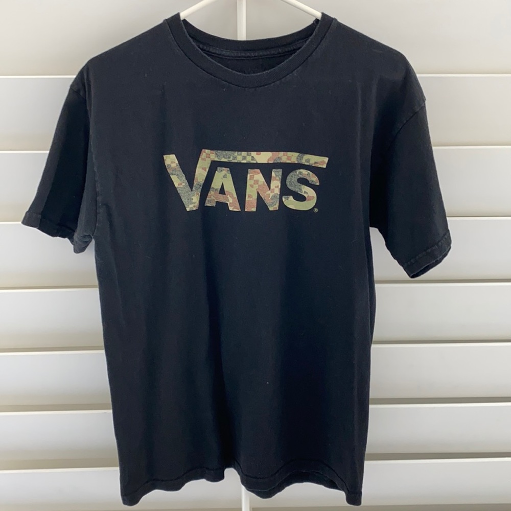 Men’s Vans T-shirt size medium.